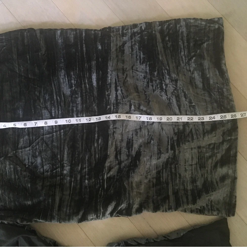 NWOT West Elm Crushed Velvet Accent Pillow Set in Deep Forest Green